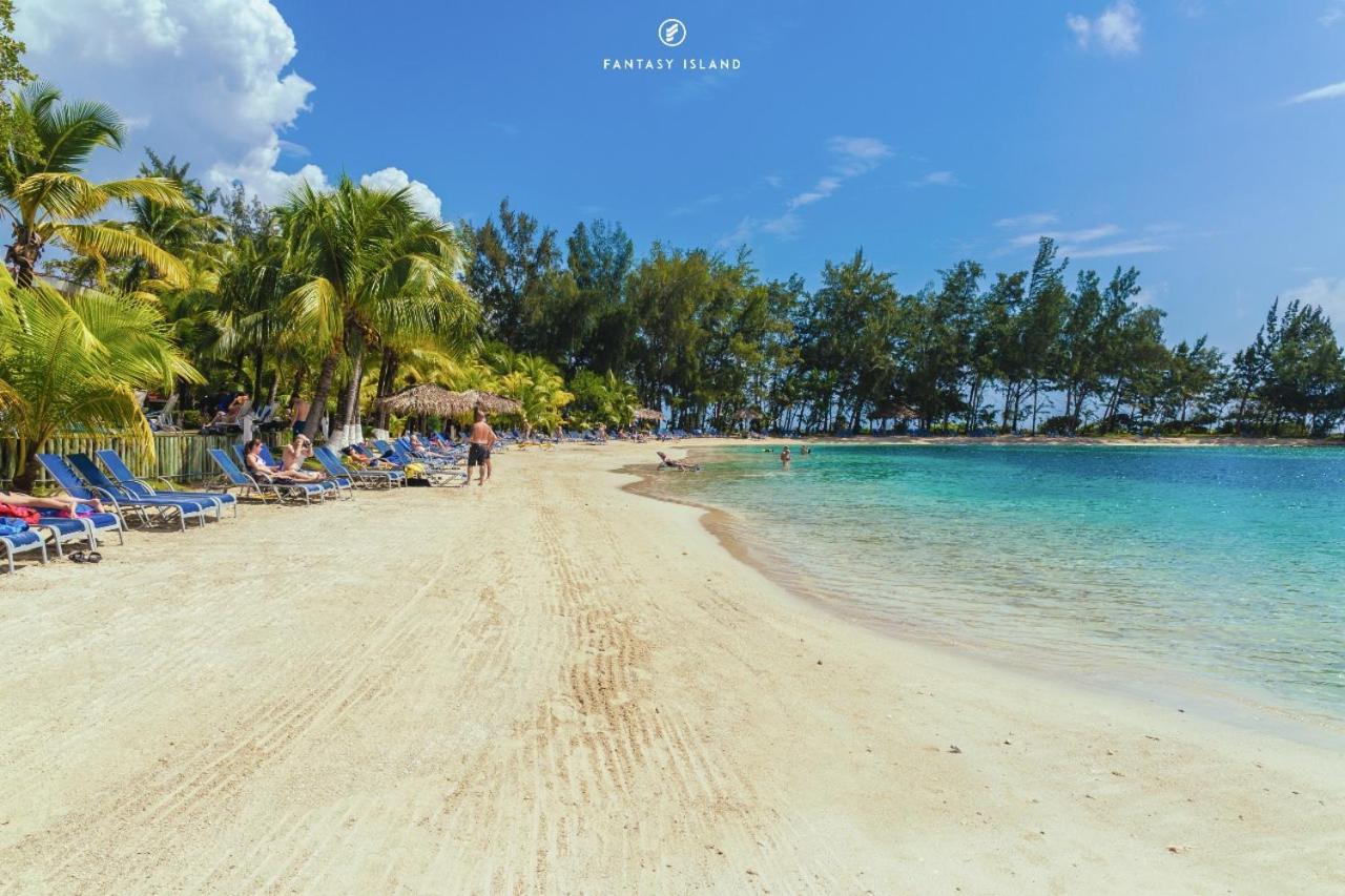 Fantasy Island Beach Resort And Marina First Bight Buitenkant foto